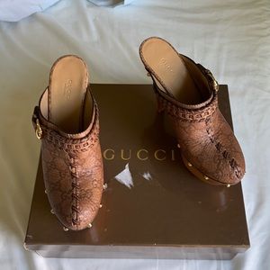 GUCCI JANIS PLATFORM CLOGS SIZE 39
